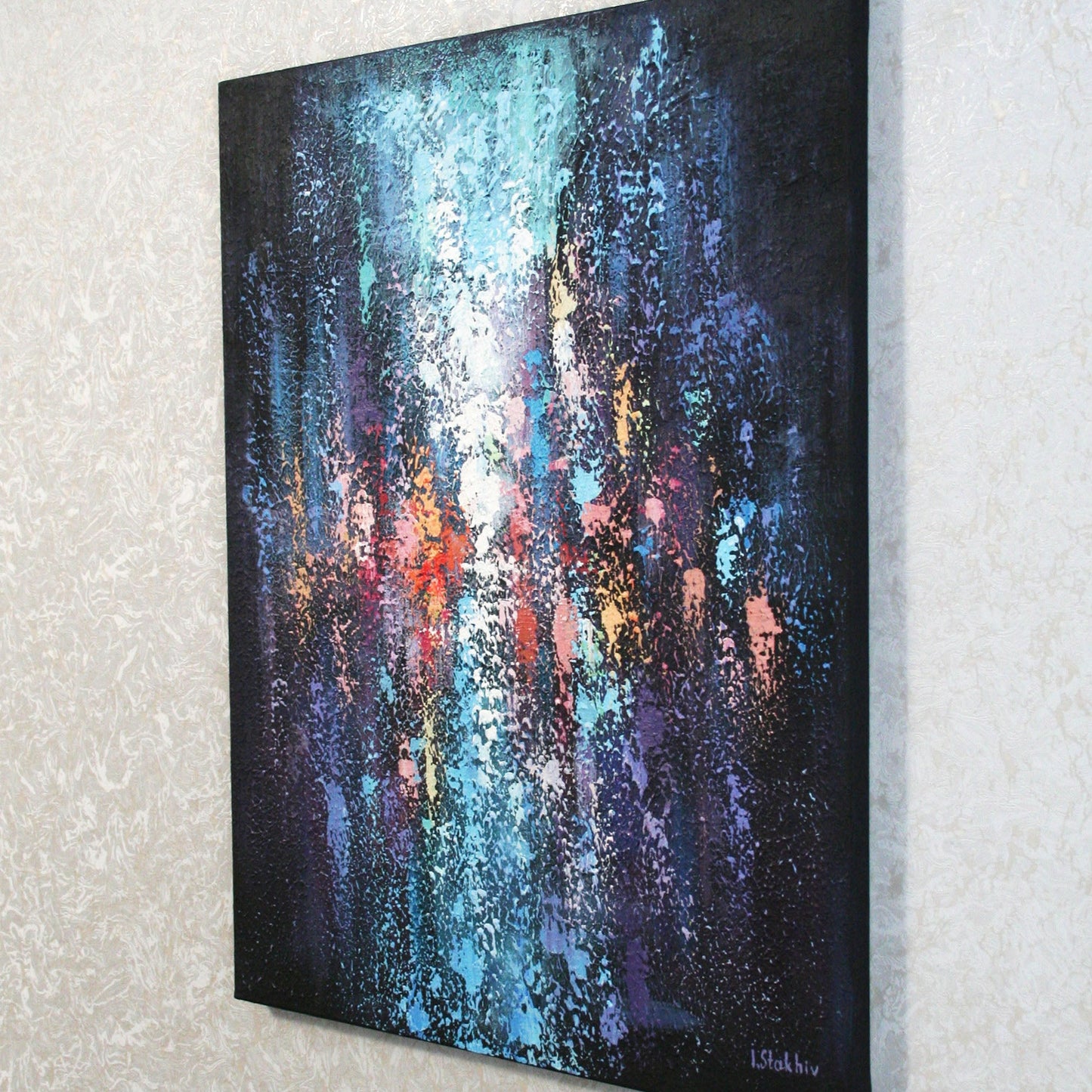 Side view of gallery wrapped canvas, painted edges of rainy city abstract art