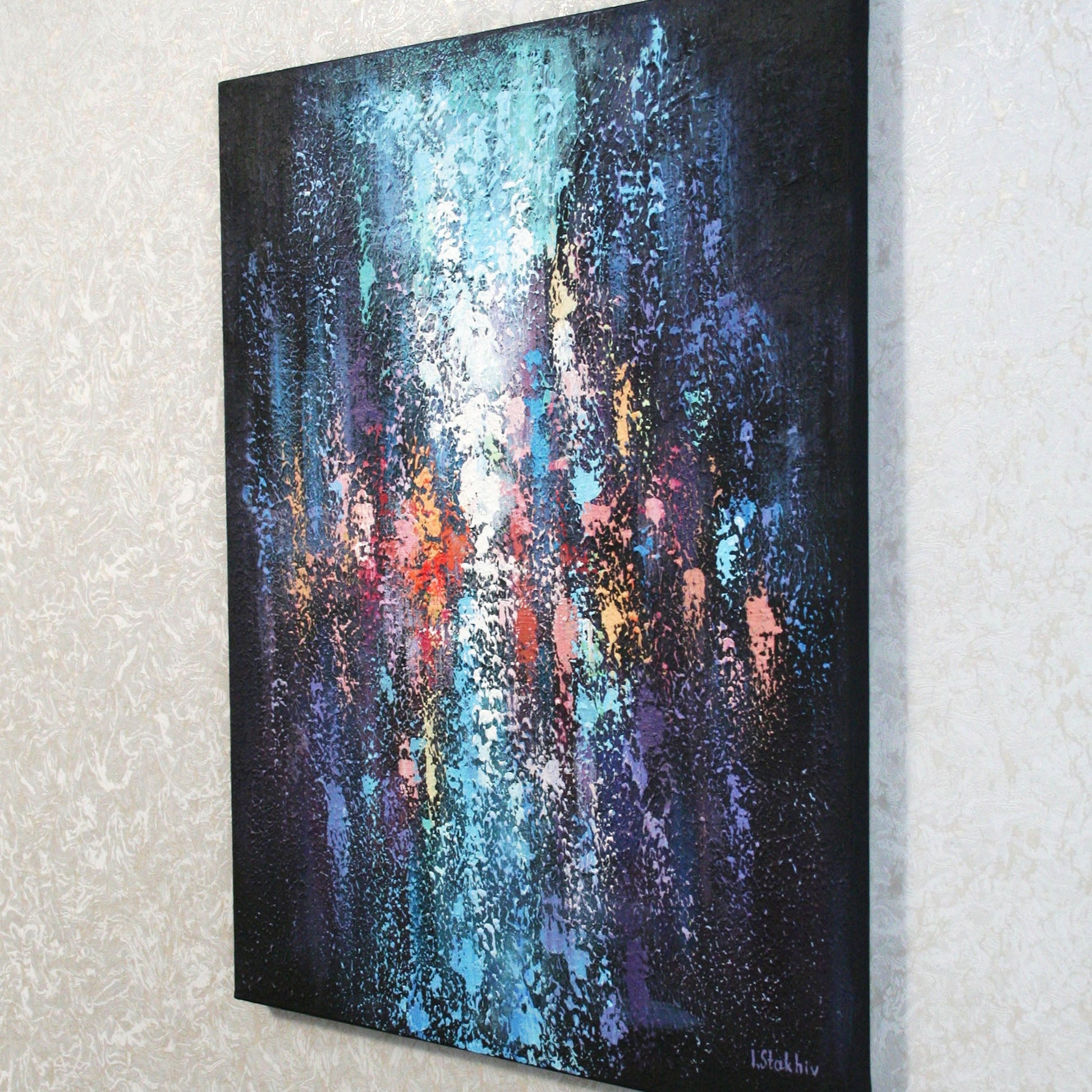 Side view of gallery wrapped canvas, painted edges of rainy city abstract art